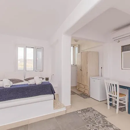 Ξενοδοχείο με διαμερίσματα Bebis House