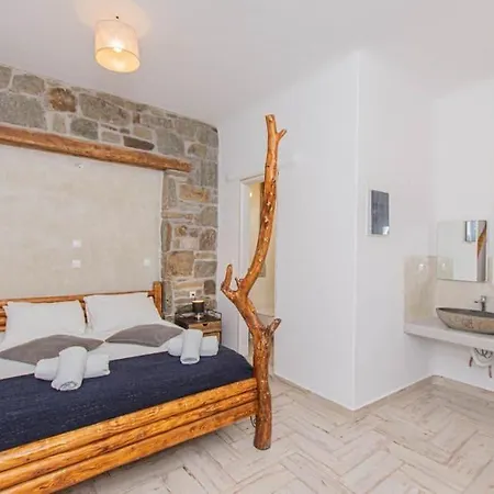 Bebis House 3* Klouvas
